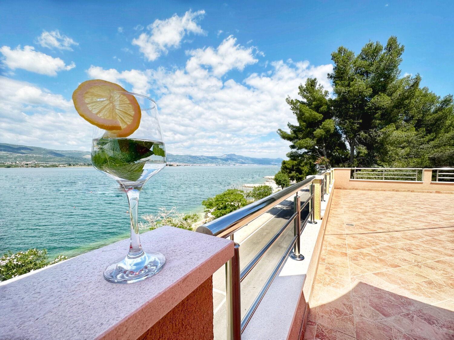 Apartments Vini Trogir Exterior photo
