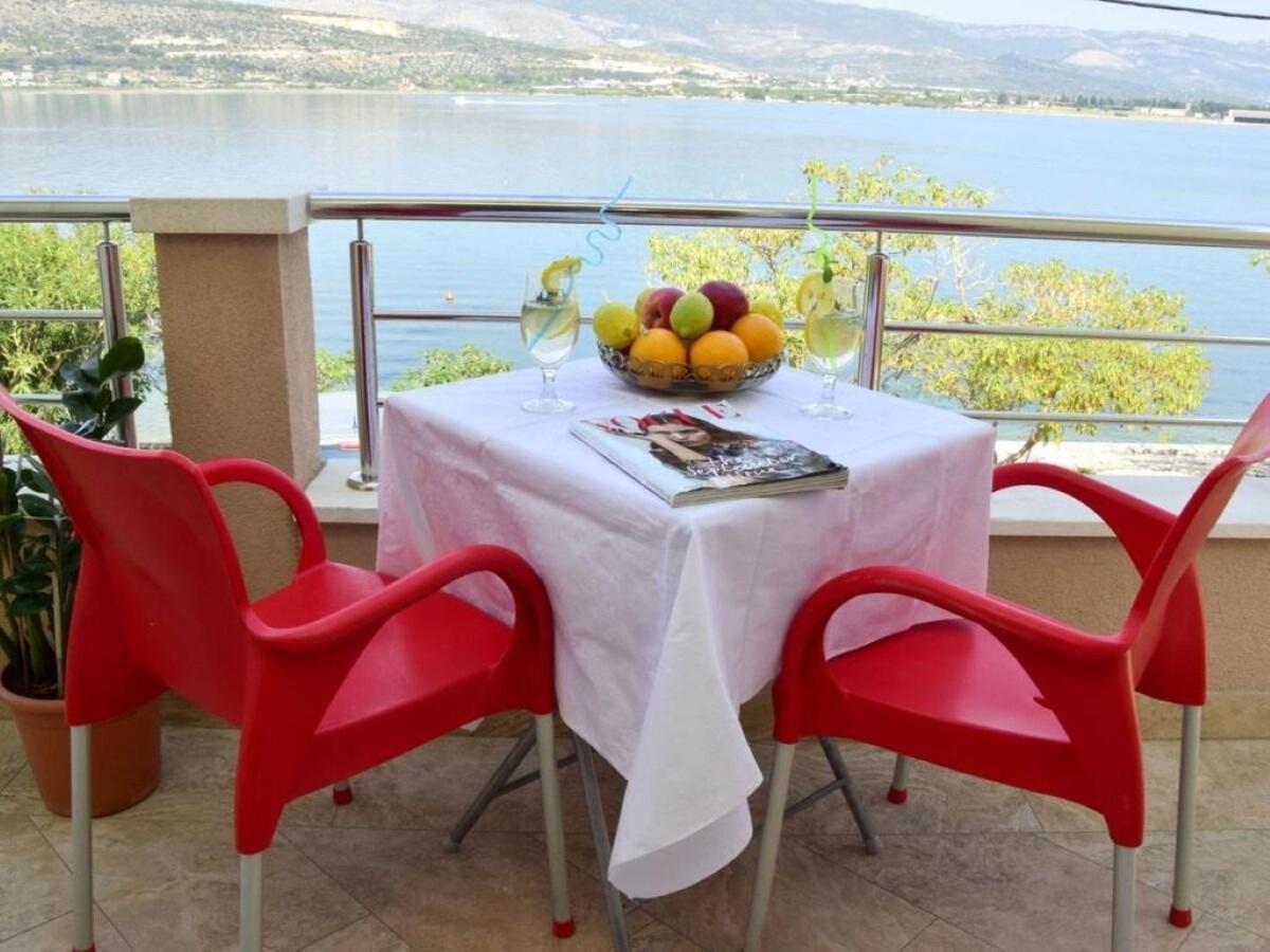 Apartments Vini Trogir Exterior photo