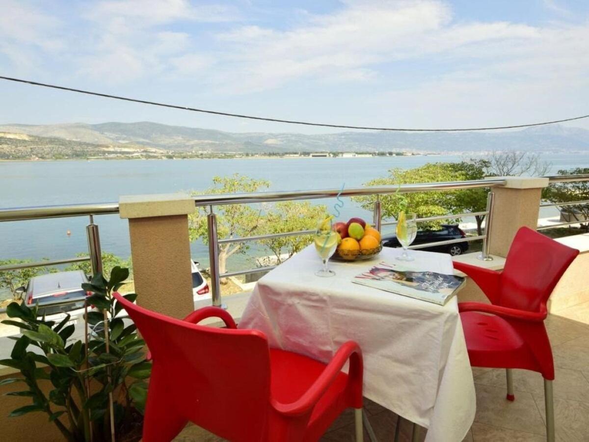 Apartments Vini Trogir Exterior photo
